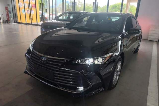 Used Toyota Avalon 2019 Dual-Engine 2.5L Luxury Edition China VI Standard
