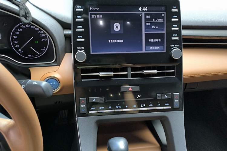 Used Toyota Avalon 2019 Dual-Engine 2.5L XLE Prestige Version China VI Standard Audio And AC Panel