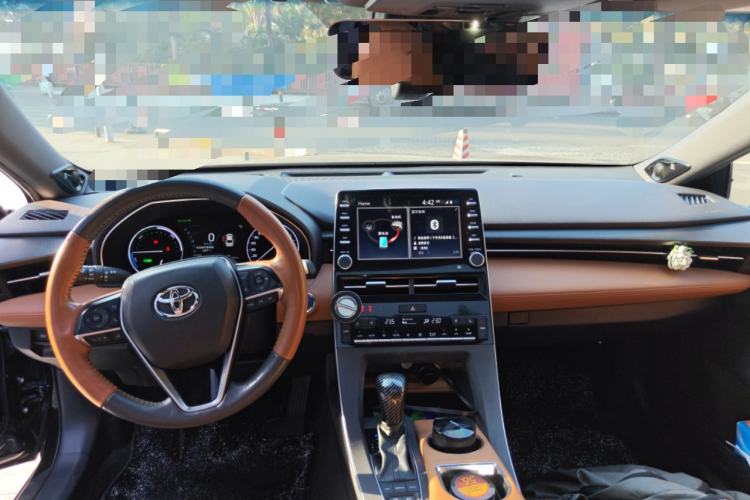 Used Toyota Avalon 2019 Dual-Engine 2.5L Limited Flagship Edition China VI Standard Center Console
