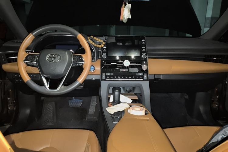 Used Toyota Avalon 2019 Dual-Engine 2.5L XLE Prestige Version China VI Standard Center Console