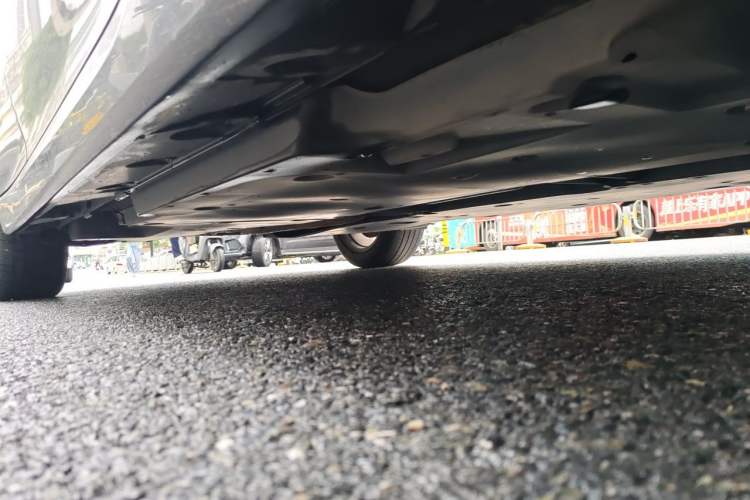 Used Toyota Avalon 2019 2.0L Luxury Edition China VI Standard Chassis Front Right