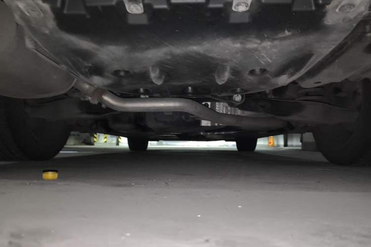 Used Toyota Avalon 2019 Dual-Engine 2.5L XLE Prestige Version China VI Standard Chassis Rear