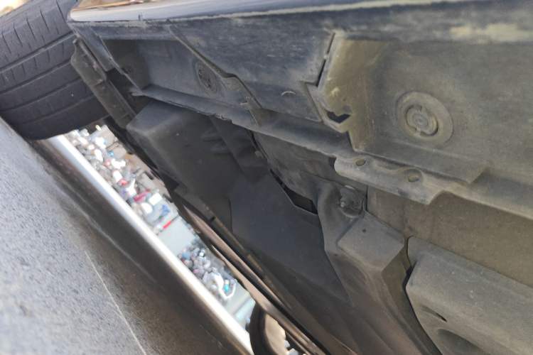 Used Toyota Avalon 2019 Dual-Engine 2.5L Limited Flagship Edition China VI Standard Chassis Rear Right