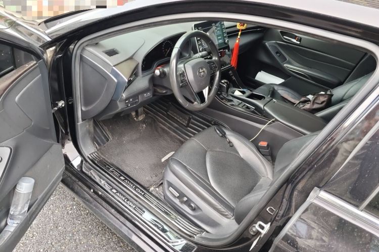 Used Toyota Avalon 2019 2.0L Luxury Edition China VI Standard Driver Seat