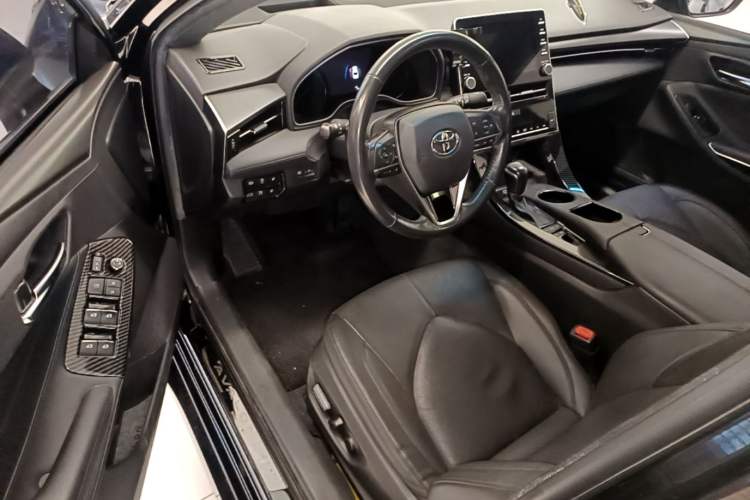 Used Toyota Avalon 2019 Dual-Engine 2.5L Luxury Edition China VI Standard Driver Seat
