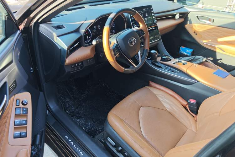 Used Toyota Avalon 2019 Dual-Engine 2.5L Limited Flagship Edition China VI Standard Driver Seat