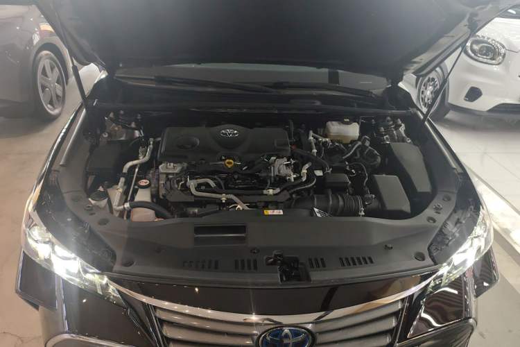 Used Toyota Avalon 2019 Dual-Engine 2.5L Luxury Edition China VI Standard Engine Bay