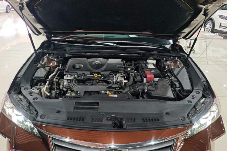 Used Toyota Avalon 2019 2.5L Ambition Version China VI Standard Engine Bay