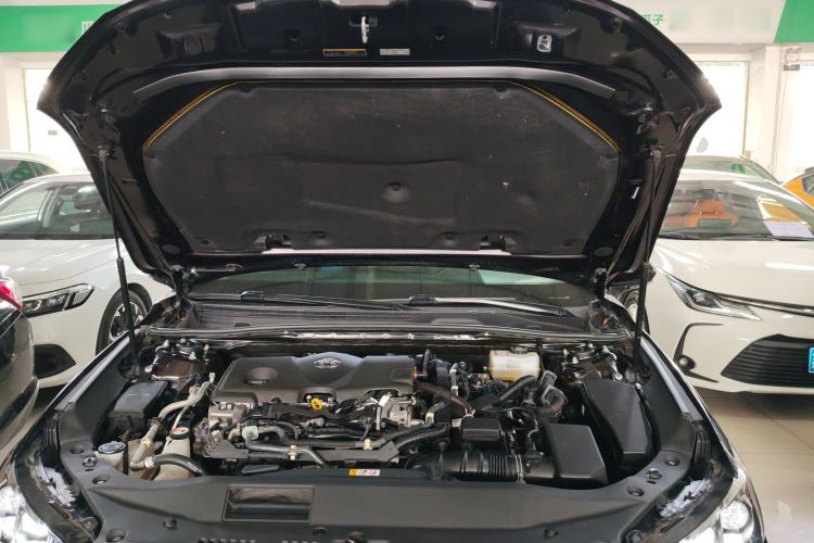 Used Toyota Avalon 2019 Dual-Engine 2.5L Luxury Edition China VI Standard Engine Bay