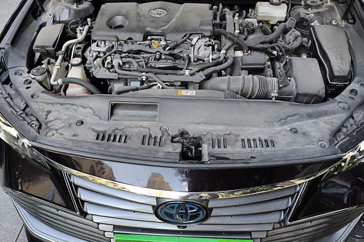 Used Toyota Avalon 2019 Dual-Engine 2.5L XLE Prestige Version China VI Standard Engine Bay