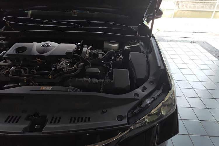 Used Toyota Avalon 2019 Dual-Engine 2.5L Luxury Edition China VI Standard Engine Bay Left
