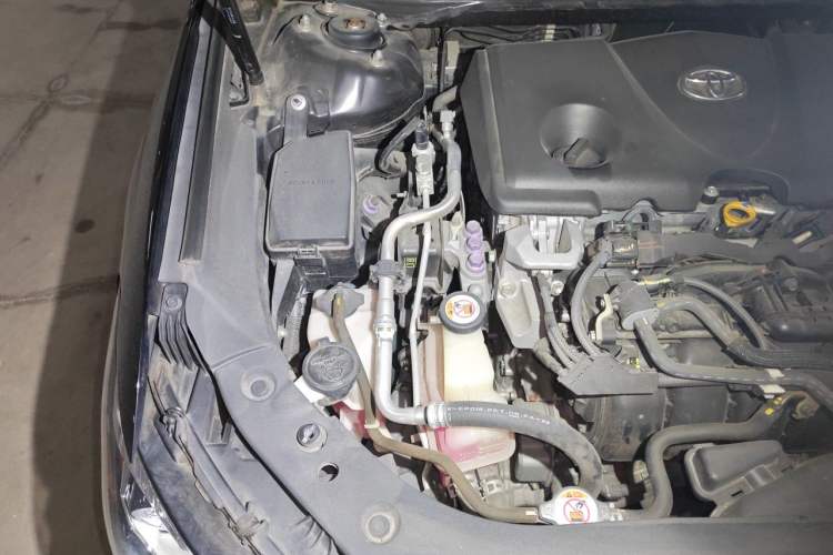 Used Toyota Avalon 2019 Dual-Engine 2.5L Luxury Edition China V Standard Engine Bay Right