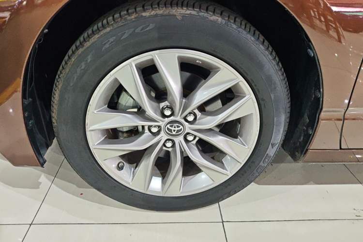 Used Toyota Avalon 2019 2.5L Ambition Version China VI Standard Exterior 4