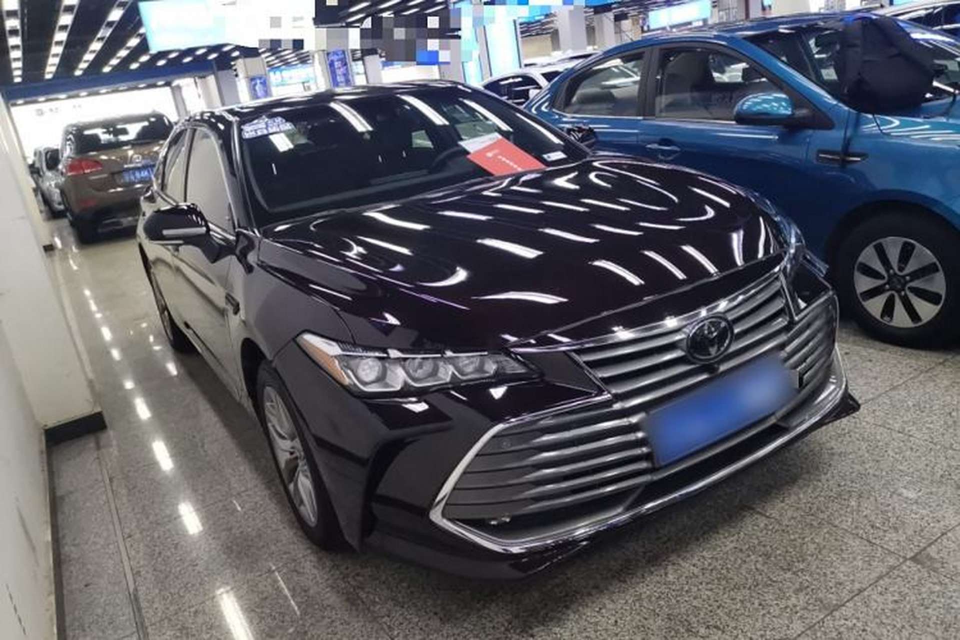 Used Toyota Avalon 2019 2.5L Ambition Version China VI Standard Front Right 45 Deg
