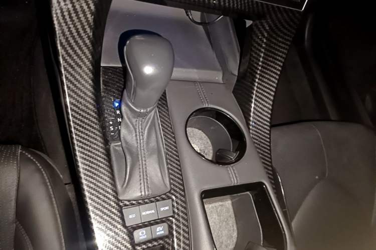 Used Toyota Avalon 2019 Dual-Engine 2.5L Luxury Edition China VI Standard Gear Lever