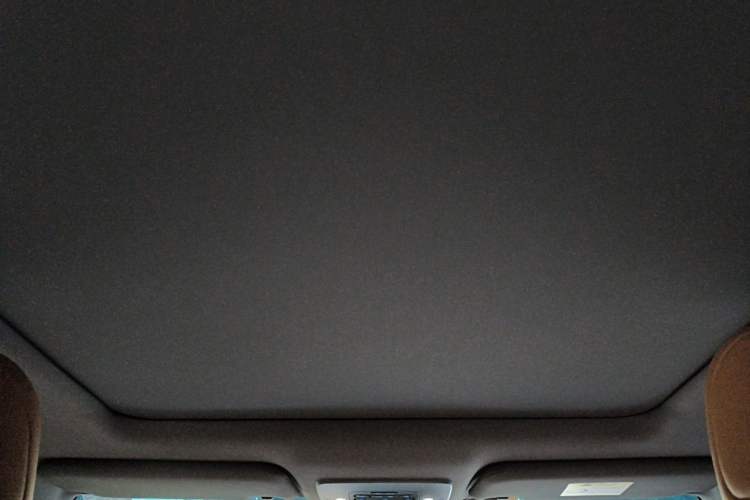 Used Toyota Avalon 2019 Dual-Engine 2.5L XLE Prestige Version China VI Standard Headliner