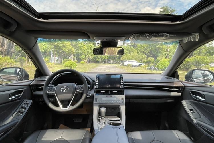 Used Toyota Avalon 2019 2.5L Ambition Version China VI Standard Interior 1