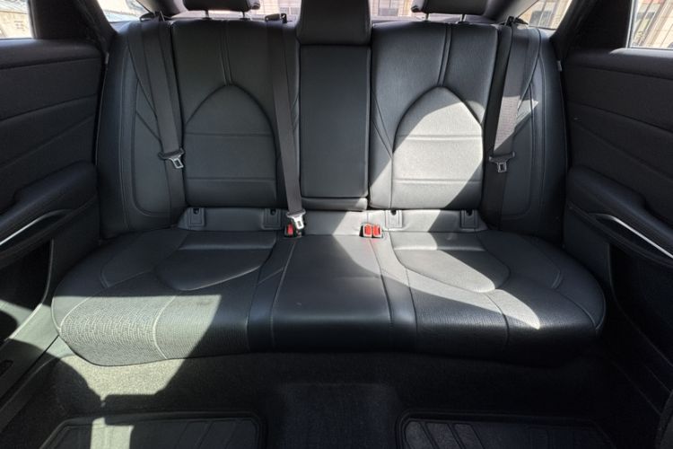 Used Toyota Avalon 2019 2.0L Luxury Edition China VI Standard Interior 12