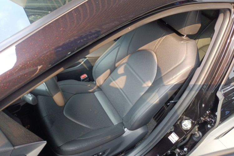 Used Toyota Avalon 2019 2.0L XLE Premium Edition China VI Interior 5
