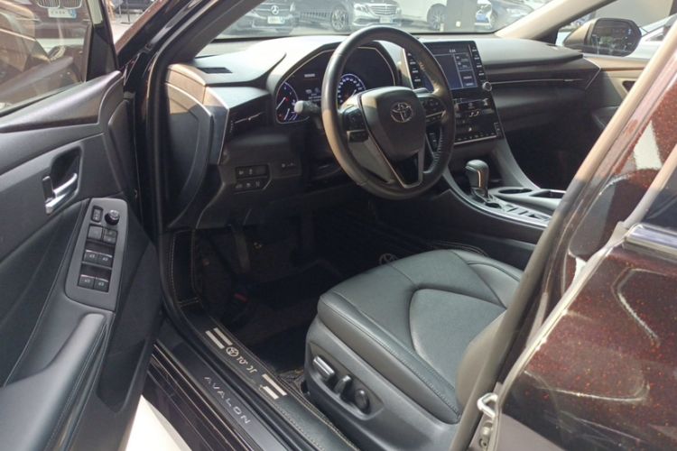Used Toyota Avalon 2019 2.0L XLE Premium Edition China VI Interior 6