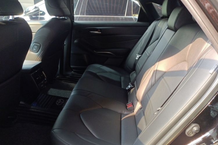 Used Toyota Avalon 2019 2.0L XLE Premium Edition China VI Interior 7