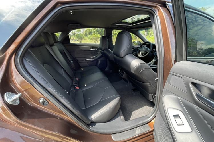 Used Toyota Avalon 2019 2.5L Ambition Version China VI Standard Interior 8
