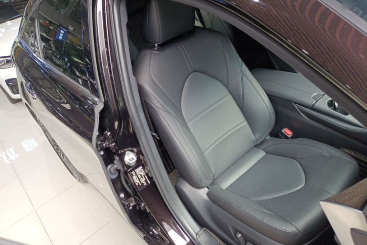 Used Toyota Avalon 2019 2.0L XLE Premium Edition China VI Interior 8