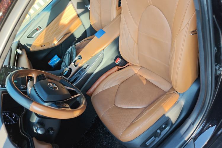 Used Toyota Avalon 2019 Dual-Engine 2.5L Limited Flagship Edition China VI Standard Left Front Seat