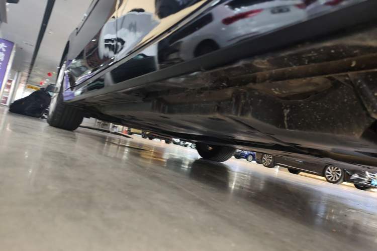 Used Toyota Avalon 2019 Dual-Engine 2.5L Luxury Edition China VI Standard Left Side Sill