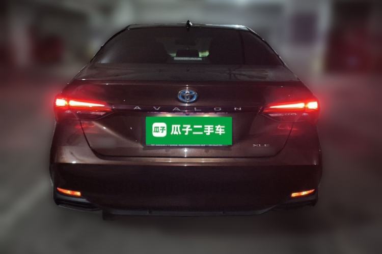 Used Toyota Avalon 2019 Dual-Engine 2.5L XLE Prestige Version China VI Standard Rear