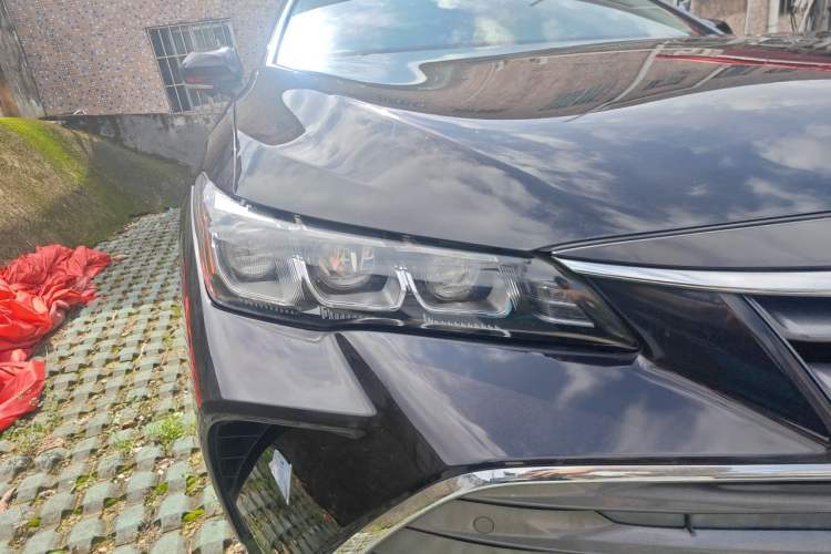 Used Toyota Avalon 2019 2.0L Luxury Edition China VI Standard Right Front Headlight