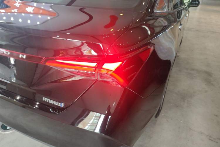 Used Toyota Avalon 2019 Dual-Engine 2.5L Luxury Edition China VI Standard Right Rear Taillight