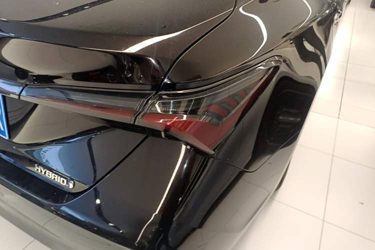 Used Toyota Avalon 2019 Dual-Engine 2.5L Luxury Edition China VI Standard Right Rear Taillight