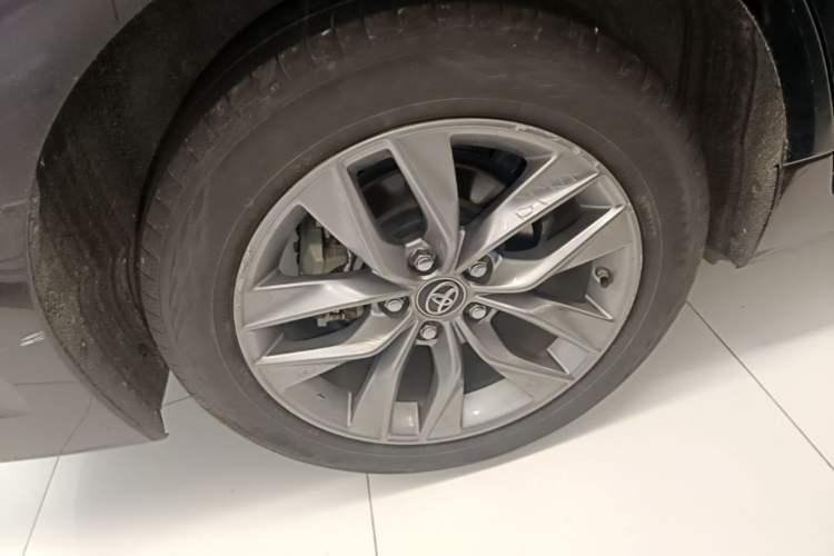 Used Toyota Avalon 2019 Dual-Engine 2.5L Luxury Edition China VI Standard Right Rear Wheel Hub
