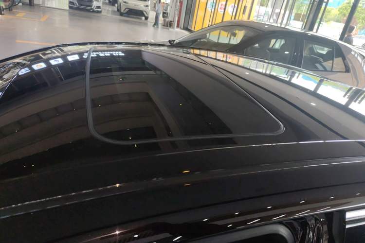 Used Toyota Avalon 2019 Dual-Engine 2.5L Luxury Edition China VI Standard Roof