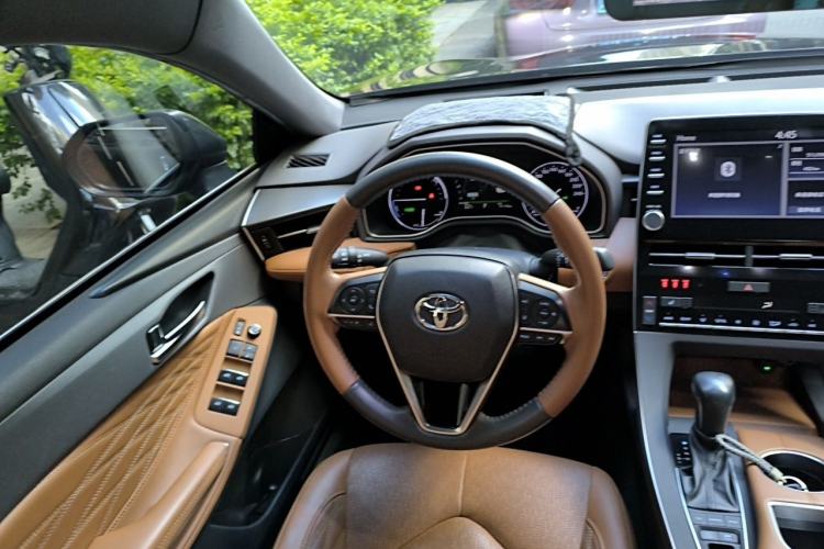 Used Toyota Avalon 2019 Dual-Engine 2.5L XLE Prestige Version China VI Standard Steering Wheel