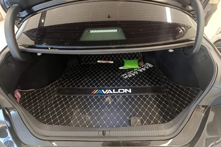 Used Toyota Avalon 2019 Dual-Engine 2.5L Luxury Edition China VI Standard Trunk