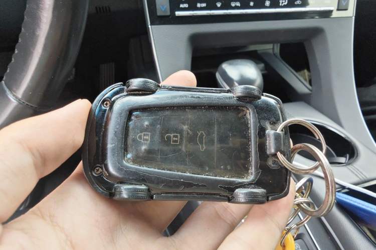 Used Toyota Avalon 2019 2.0L Luxury Edition China VI Standard Vehicle Key