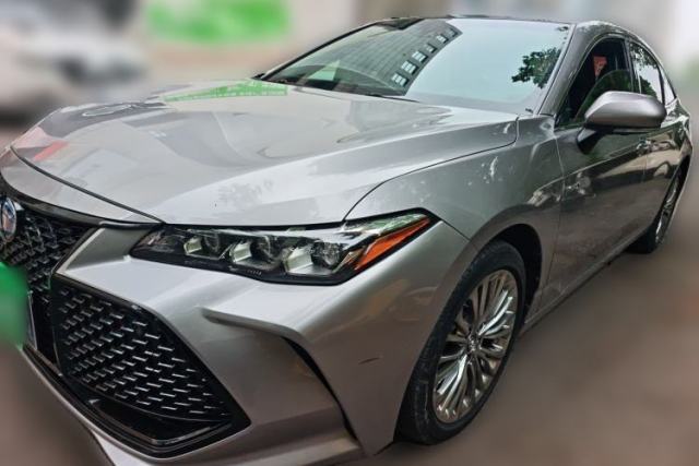 Used Toyota Avalon 2019 Dual-Engine 2.5L XLE Prestige Version China VI Standard