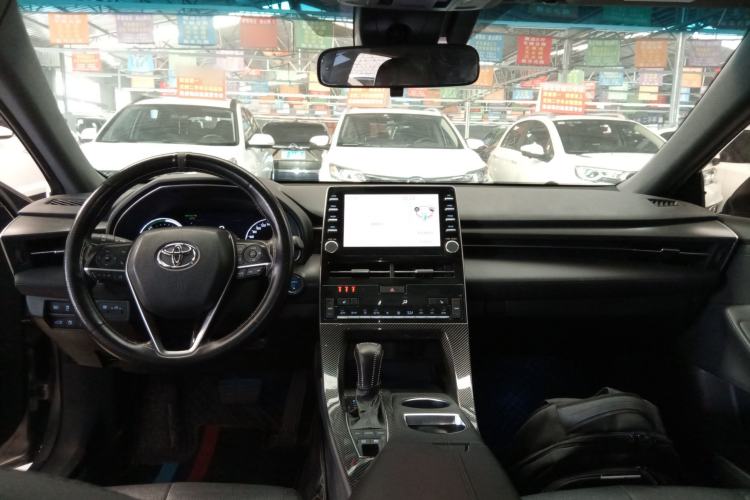 Used Toyota Avalon 2019 Dual-Engine 2.5L XLE Prestige Version China VI Standard Center Console