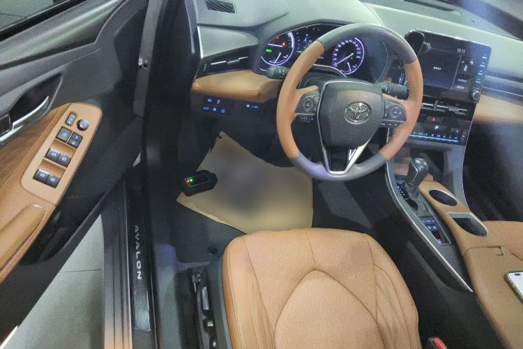 Used Toyota Avalon 2019 Dual-Engine 2.5L XLE Prestige Version China VI Standard Driver Seat
