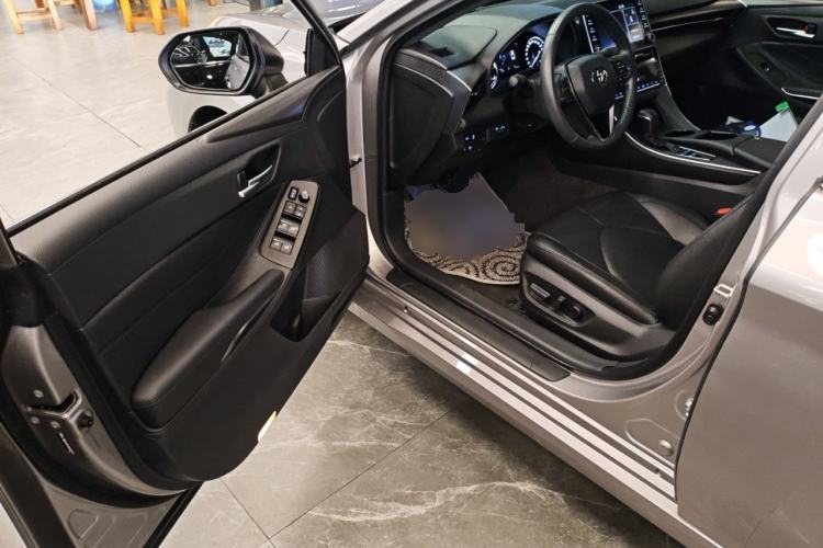 Used Toyota Avalon 2019 Dual-Engine 2.5L Luxury Edition China VI Standard Driver Seat