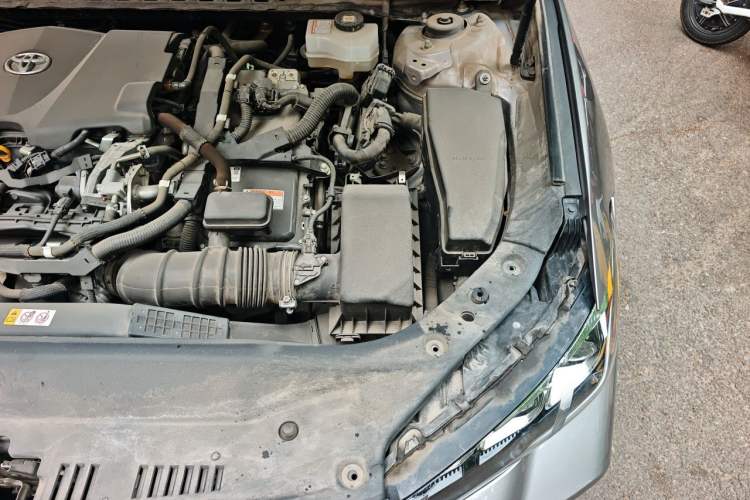 Used Toyota Avalon 2019 Dual-Engine 2.5L XLE Prestige Version China VI Standard Engine Bay Left