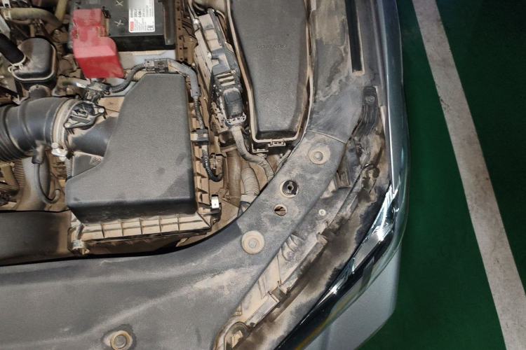 Used Toyota Avalon 2019 2.0L XLE Premium Edition China VI Engine Bay Left