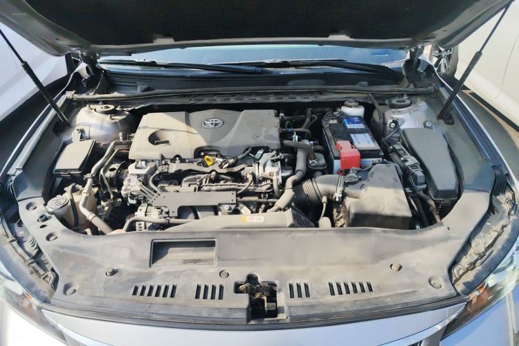 Used Toyota Avalon 2019 2.5L Touring Premium Version China VI Standard Engine Bay