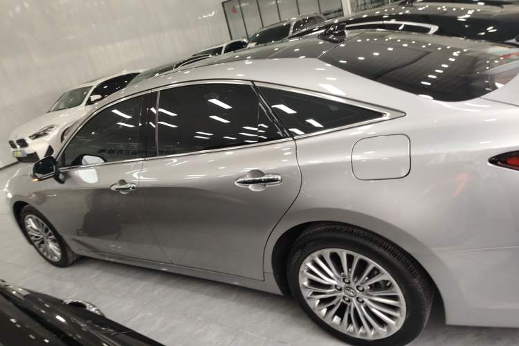 Used Toyota Avalon 2019 Dual-Engine 2.5L XLE Prestige Version China VI Standard Exterior 3