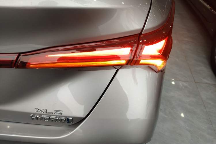 Used Toyota Avalon 2019 Dual-Engine 2.5L XLE Prestige Version China VI Standard Exterior 6