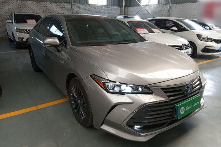 Used Toyota Avalon 2019 Dual-Engine 2.5L XLE Prestige Version China VI Standard Front Right 45 Deg