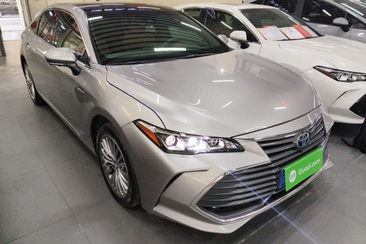 Used Toyota Avalon 2019 Dual-Engine 2.5L XLE Prestige Version China VI Standard Front Right 45 Deg