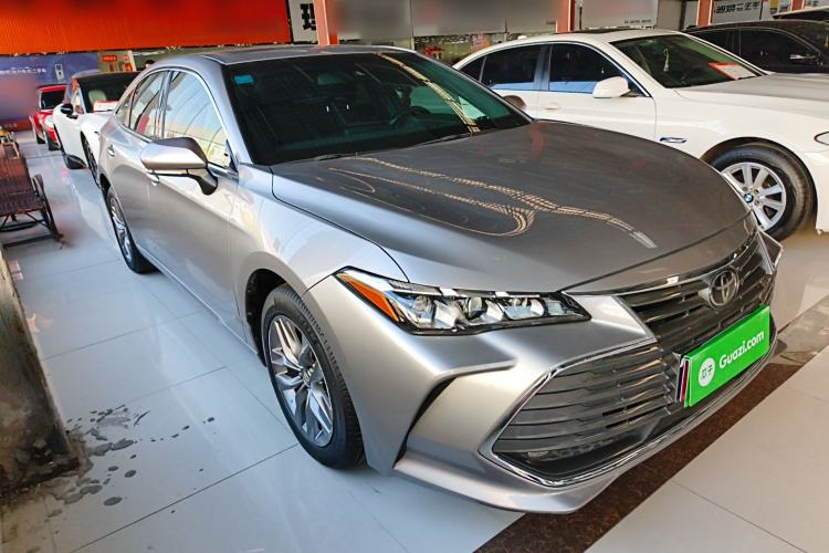 Used Toyota Avalon 2019 2.0L Ambition Edition China VI Front Right 45 Deg